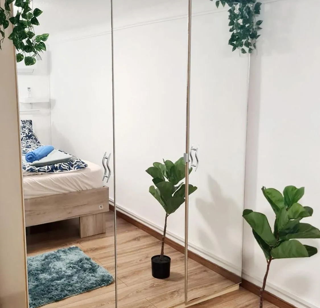 アパート 2 Separate Bedrooms And Living Room Fully Equipped With Ac ブダペスト