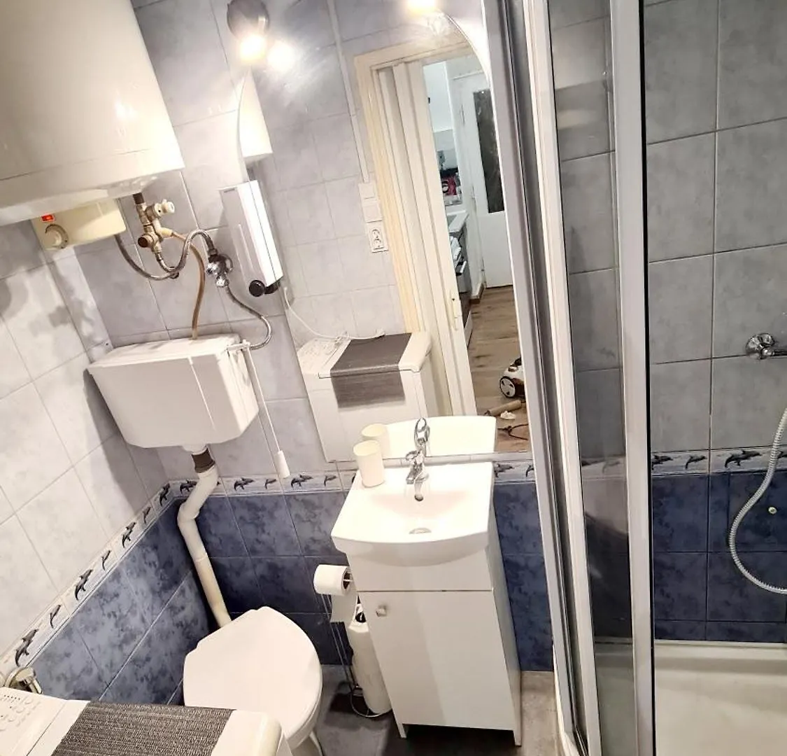 2 Separate Bedrooms And Living Room Fully Equipped With Ac ブダペスト ハンガリー